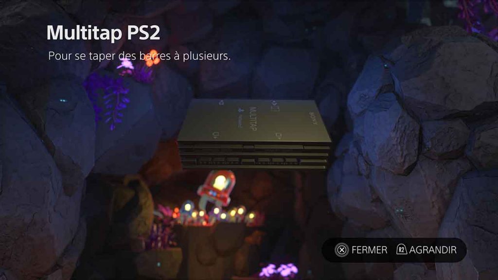 Astros-Playroom-PS5-artefact-Multitap-PS2-du-monde-Circuit-SSD